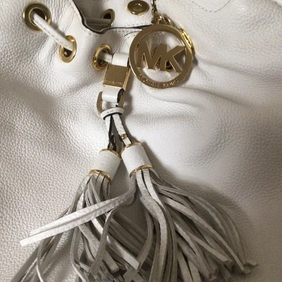 MICHAEL Michael Kors all-leather white hobo bag 🤍 - Picture 2 of 4